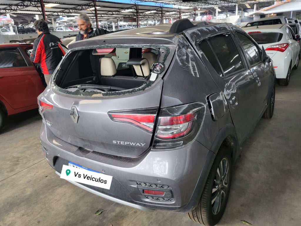 Imagem do veículo RENAULT SANDERO 1.6 16V SCE FLEX STEPWAY ICONIC X-TRONIC