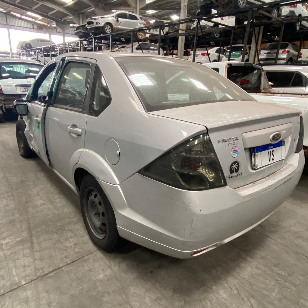 Imagem do veículo FORD FIESTA 1.6 ROCAM SEDAN 8V FLEX 4P MANUAL