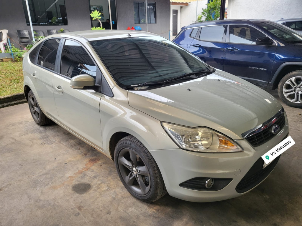 FORD FOCUS 2.0 TITANIUM HATCH 16V FLEX 4P MANUAL