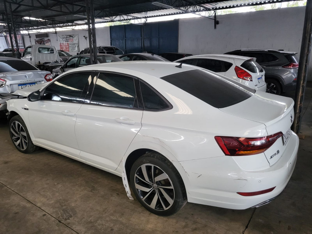 Imagem do veículo VOLKSWAGEN JETTA 1.4 250 TSI TOTAL FLEX R-LINE TIPTRONIC