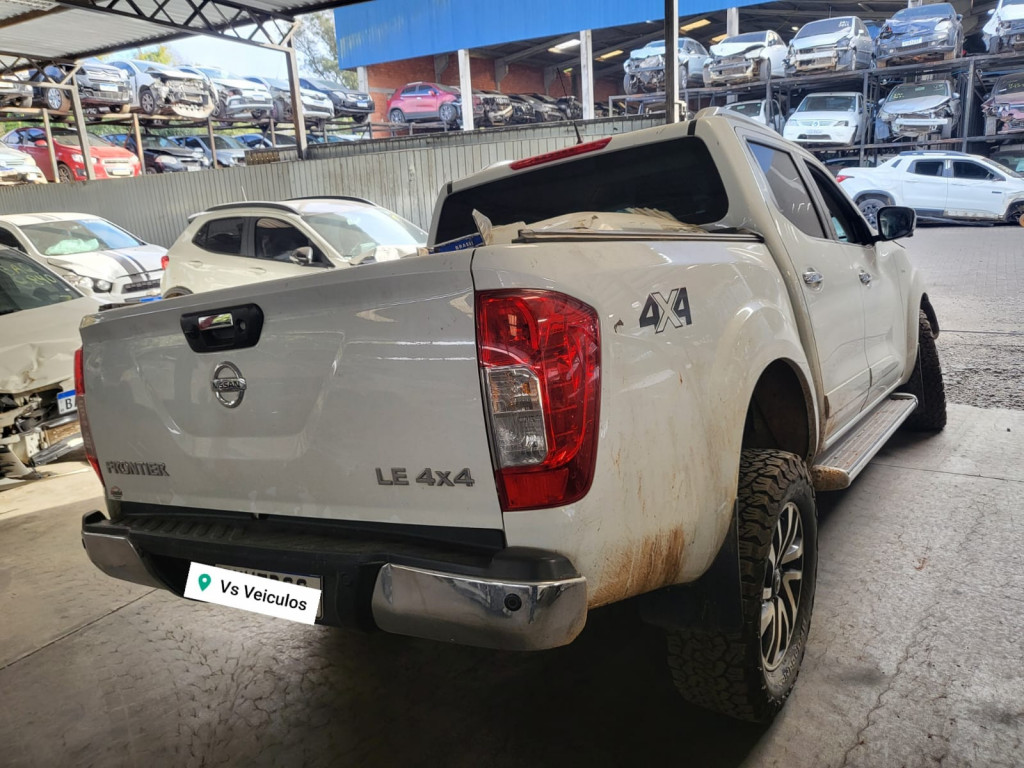 NISSAN FRONTIER 2.3 16V TURBO DIESEL LE CD 4X4 AUTOMÁTICO