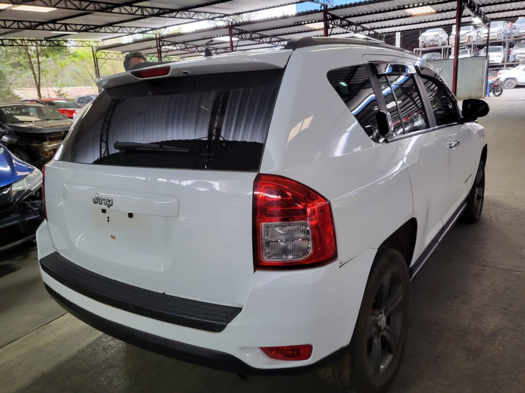 Imagem do veículo JEEP COMPASS 2.0 SPORT 4X2 16V GASOLINA 4P AUTOMÁTICO