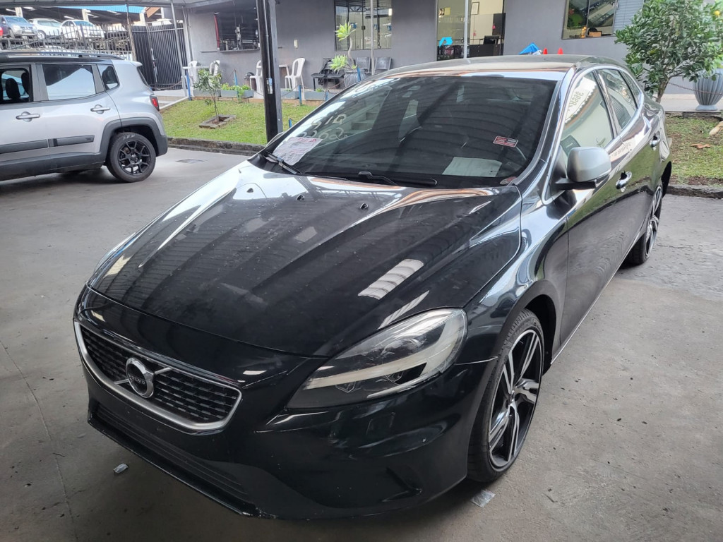 VOLVO V40 2.0 T5 R-DESIGN GASOLINA 4P AUTOMÁTICO