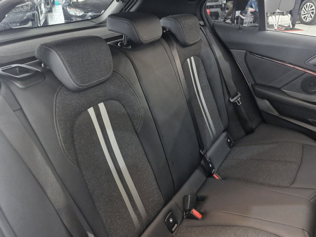 Imagem do veículo 118i 1.5 12V GASOLINA SPORT GP STEPTRONIC