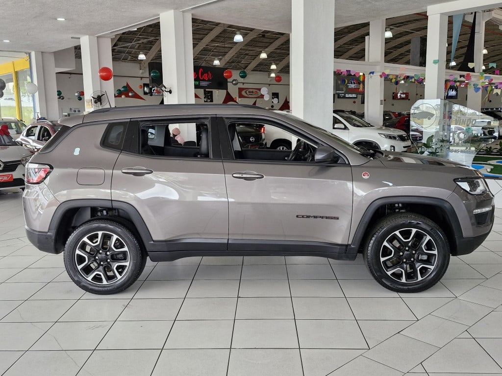 Imagem do veículo COMPASS 2.0 16V DIESEL TRAILHAWK 4X4 AUTOMÁTICO