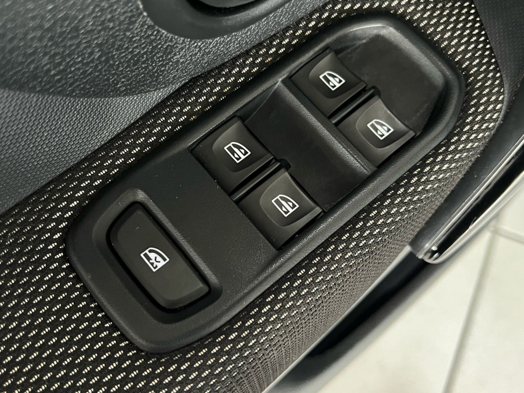 Imagem do veículo RENAULT LOGAN 1.0 12V SCE FLEX ZEN MANUAL