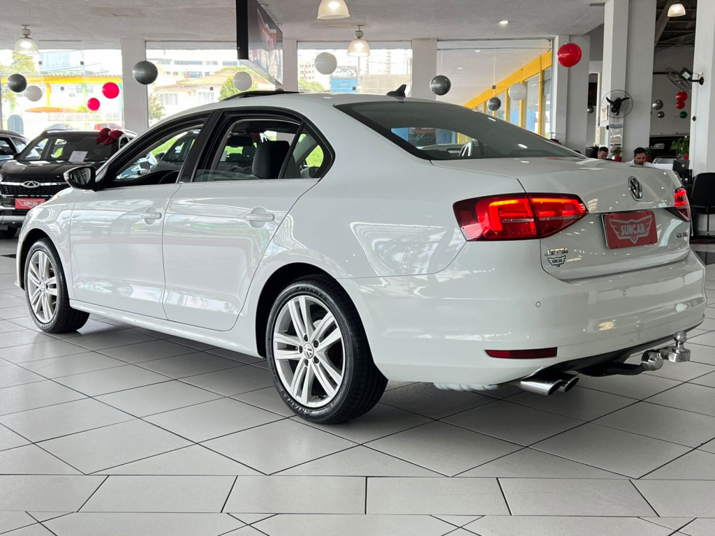 Imagem do veículo VOLKSWAGEN JETTA 2.0 TSI HIGHLINE 211CV GASOLINA 4P TIPTRONIC