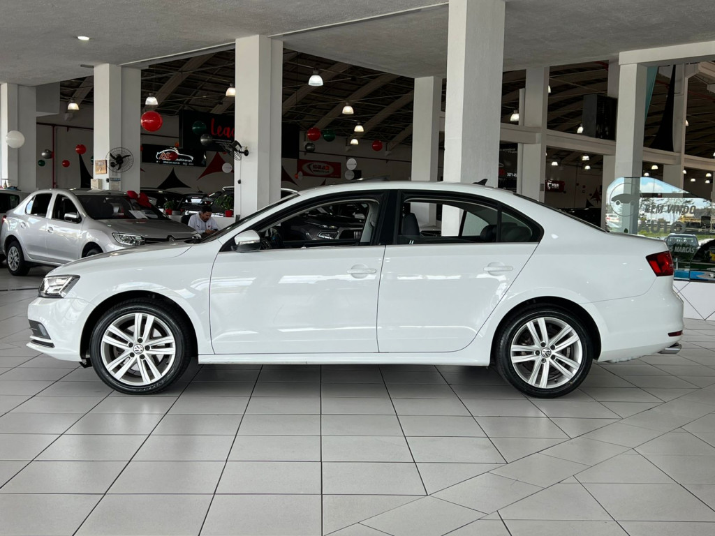 Imagem do veículo VOLKSWAGEN JETTA 2.0 TSI HIGHLINE 211CV GASOLINA 4P TIPTRONIC