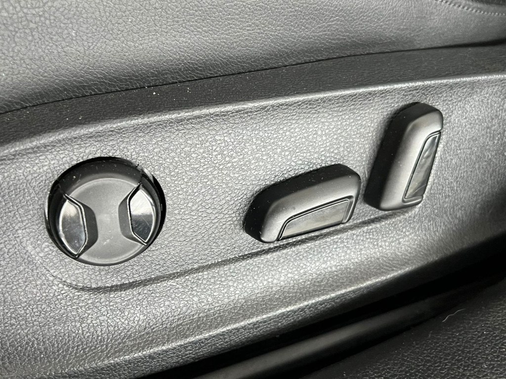 Imagem do veículo VOLKSWAGEN JETTA 2.0 TSI HIGHLINE 211CV GASOLINA 4P TIPTRONIC