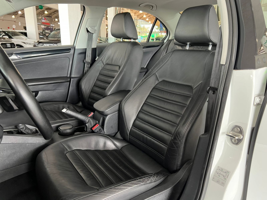 Imagem do veículo VOLKSWAGEN JETTA 2.0 TSI HIGHLINE 211CV GASOLINA 4P TIPTRONIC