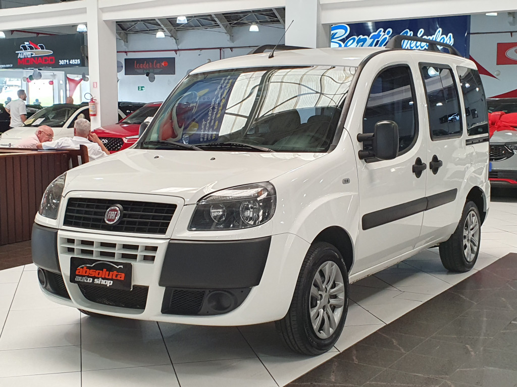 FIAT DOBLO ESSENCE 1.8  FLEX 4P MANUAL 7L - 2021 - BRANCO