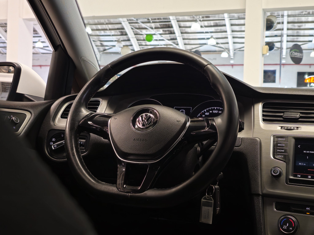Imagem do veículo VOLKSWAGEN GOLF 1.4 TSI VARIANT COMFORTLINE 16V GASOLINA 4P AUTOMÁTICO