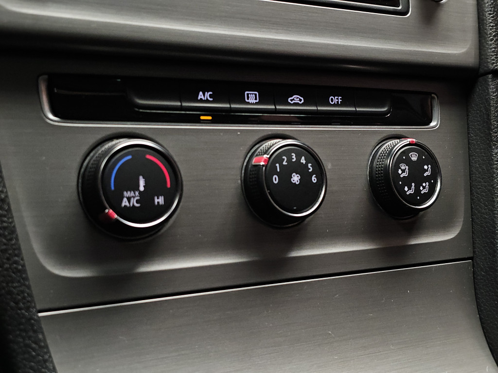 Imagem do veículo VOLKSWAGEN GOLF 1.4 TSI VARIANT COMFORTLINE 16V GASOLINA 4P AUTOMÁTICO