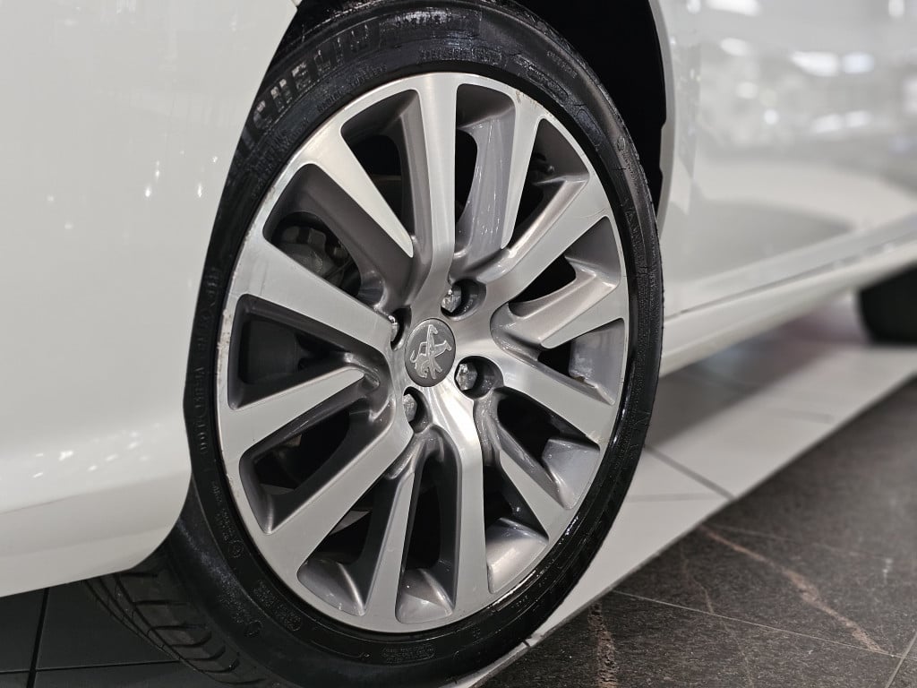 Imagem do veículo PEUGEOT 408 1.6 GRIFFE 16V TURBO FLEX 4P AUTOMÁTICO