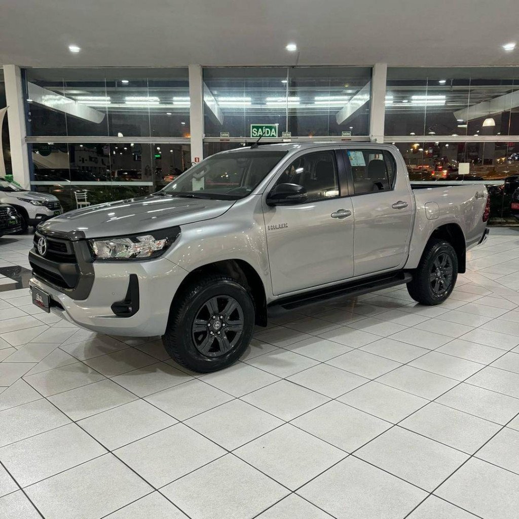 Toyota Hilux 2.8 Sr 4x4 Cd 16v Diesel 4p Aut 2024