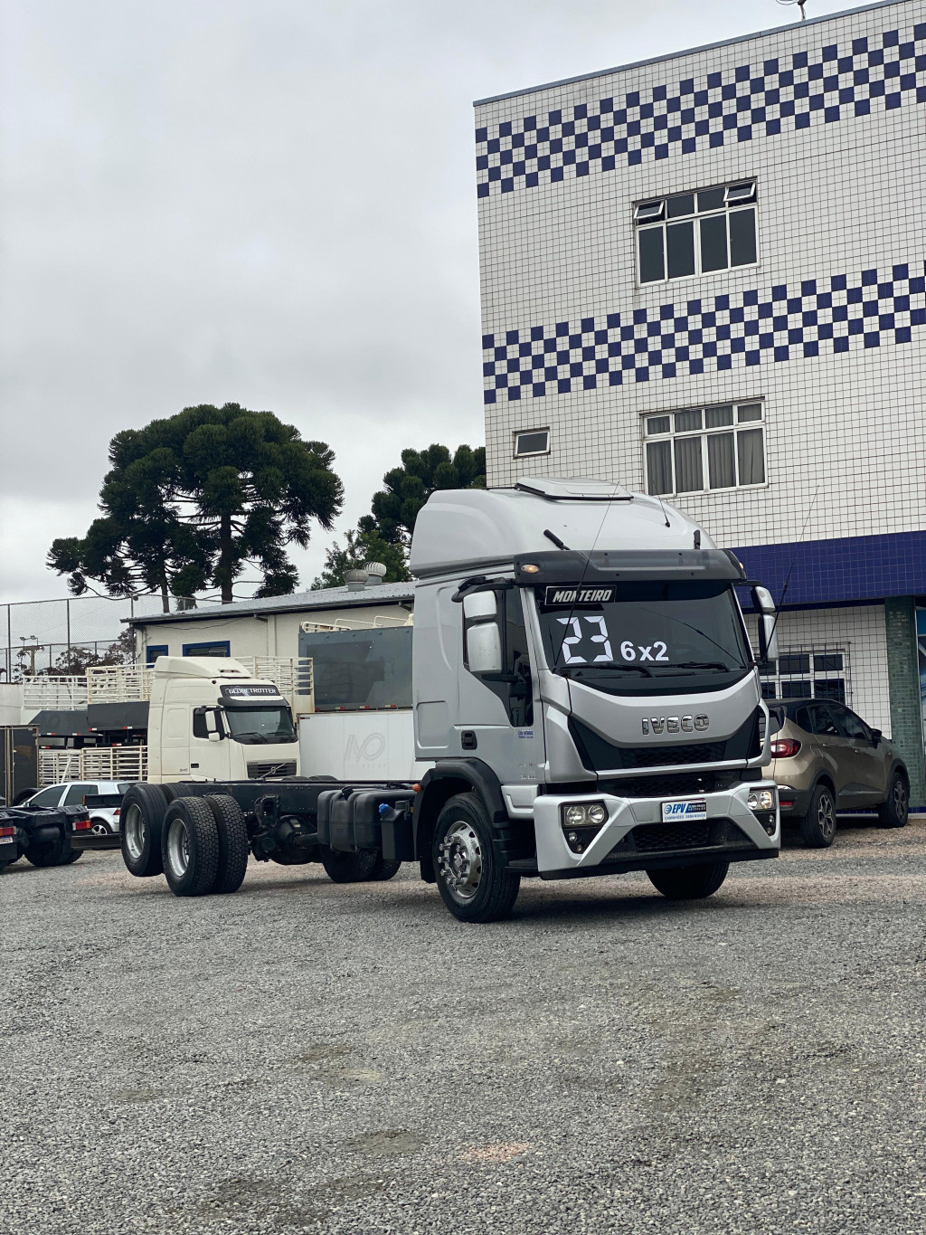 IVECO Tector 240E30S 6x2 2p (diesel)
