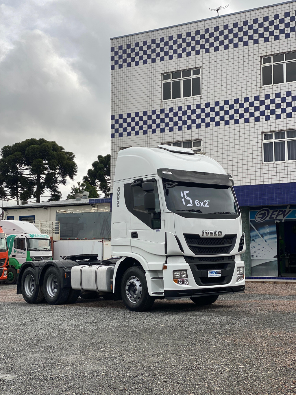 IVECO Stralis Hi-Way 600-S44T 6x2 (E5)