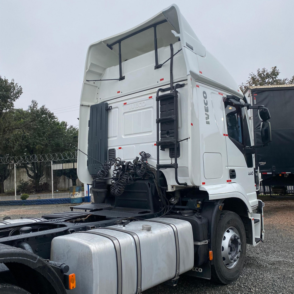Imagem do veículo IVECO Stralis Hi-Road 600-S44T TA 6x2 Eurot. 2P (E5)