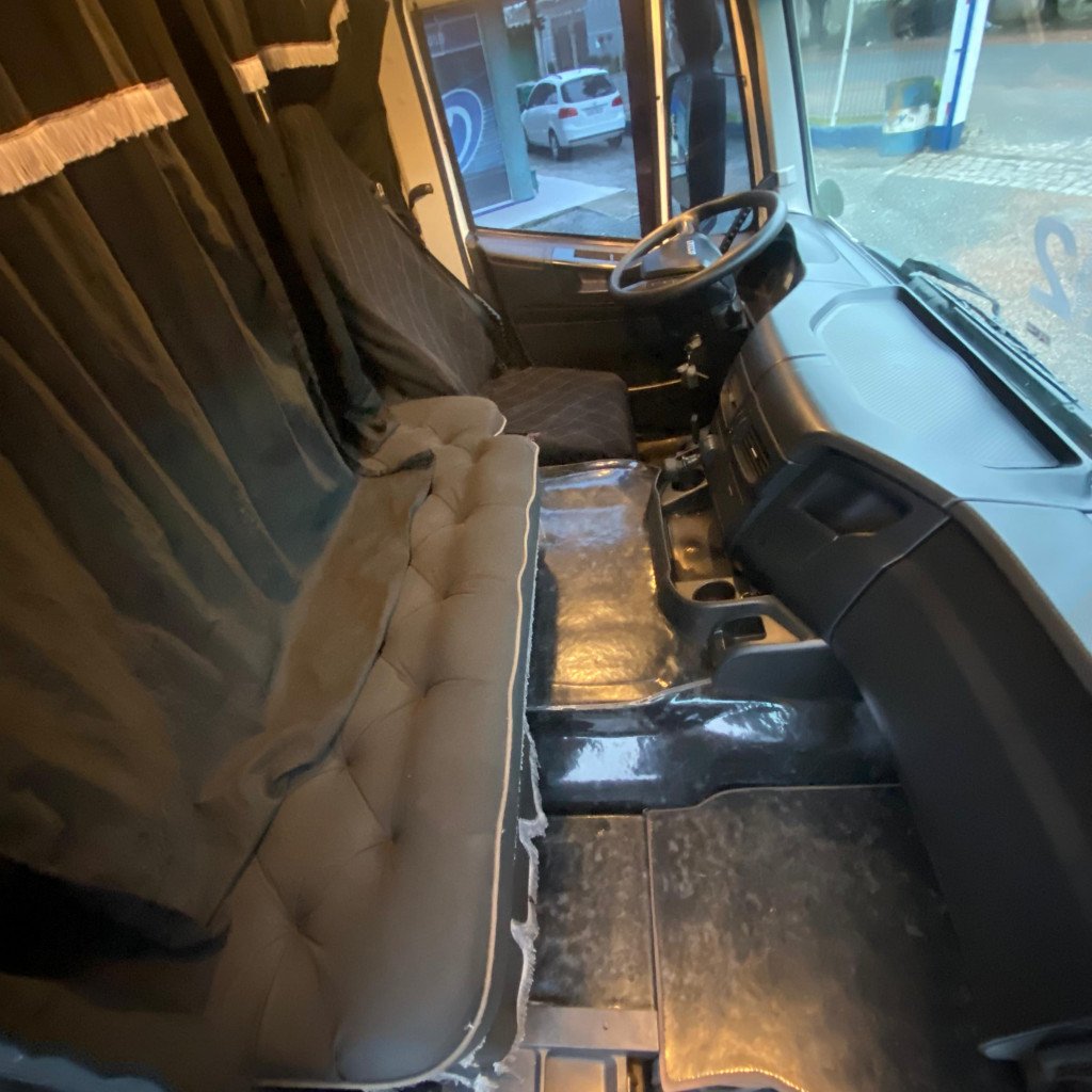 Imagem do veículo IVECO Stralis Hi-Road 600-S44T TA 6x2 Eurot. 2P (E5)