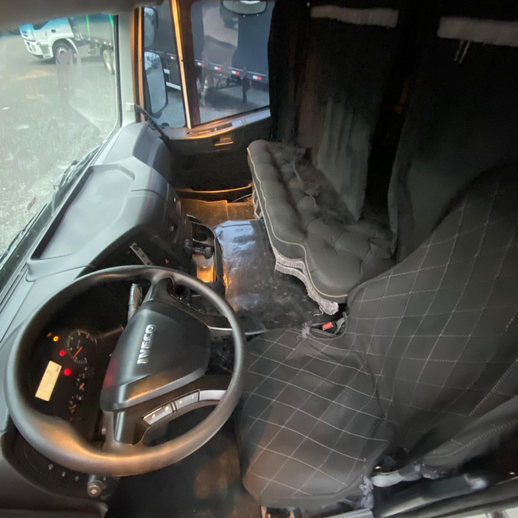 Imagem do veículo IVECO Stralis Hi-Road 600-S44T TA 6x2 Eurot. 2P (E5)