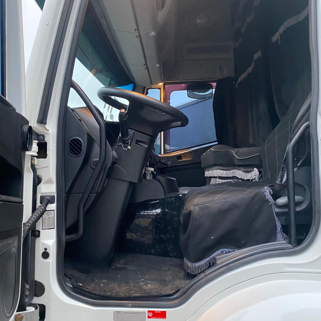 Imagem do veículo IVECO Stralis Hi-Road 600-S44T TA 6x2 Eurot. 2P (E5)