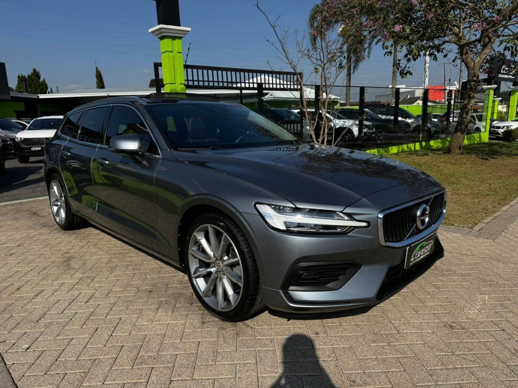 Imagem do veículo Volvo V60 T5 Momentum 2020