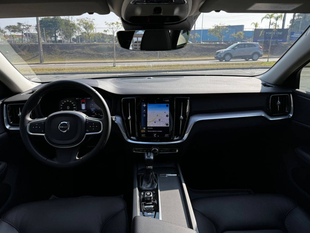Imagem do veículo Volvo V60 T5 Momentum 2020