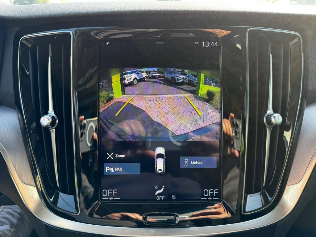 Imagem do veículo Volvo V60 T5 Momentum 2020