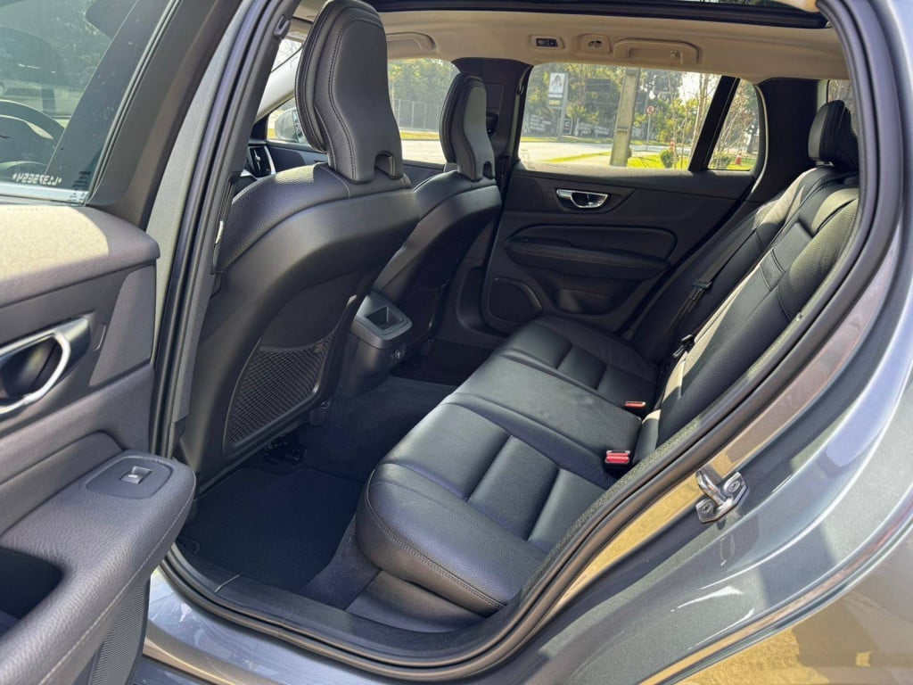 Imagem do veículo Volvo V60 T5 Momentum 2020