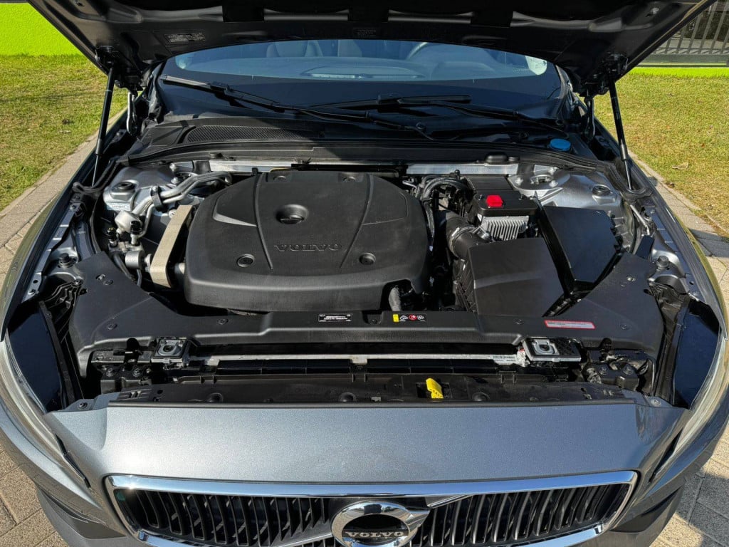 Imagem do veículo Volvo V60 T5 Momentum 2020