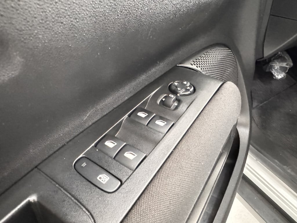 Imagem do veículo CITROËN C4 CACTUS 1.6 VTI 120 FLEX FEEL EAT6