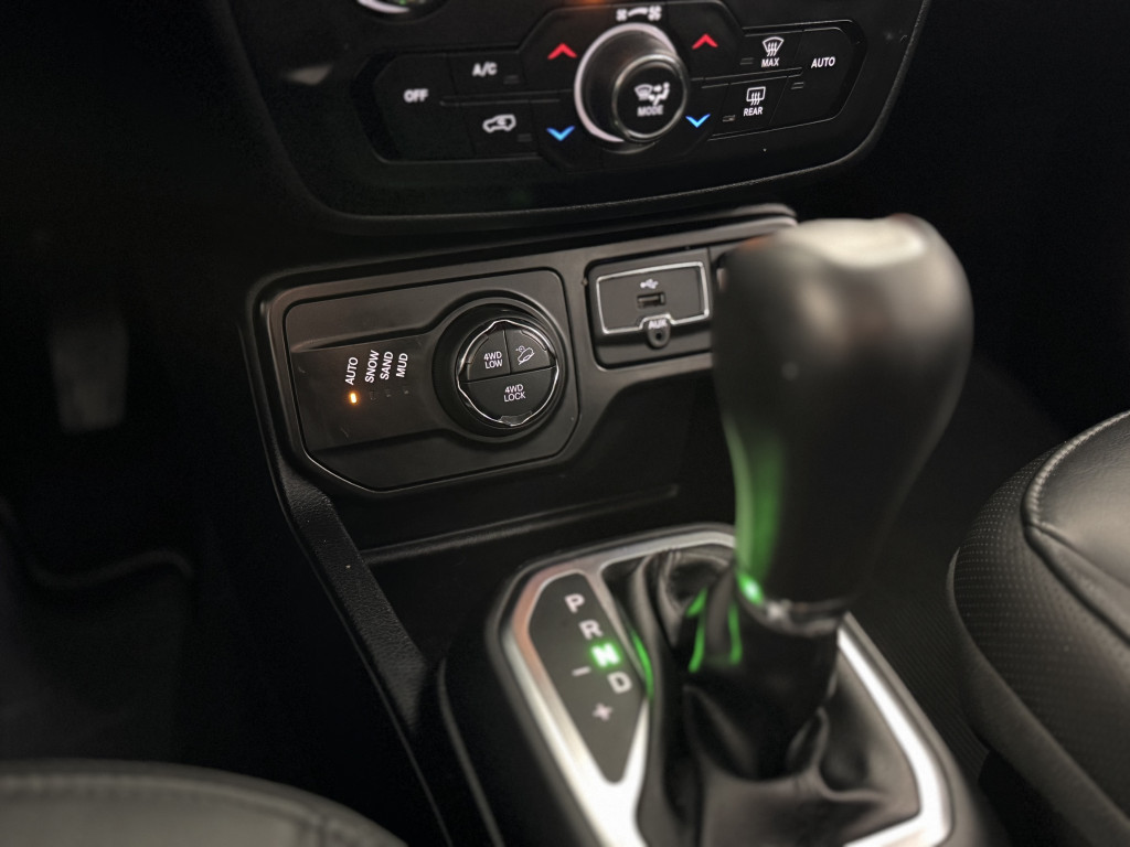 Imagem do veículo JEEP RENEGADE 2.0 16V TURBO DIESEL LONGITUDE 4P 4X4 AUTOMÁTICO