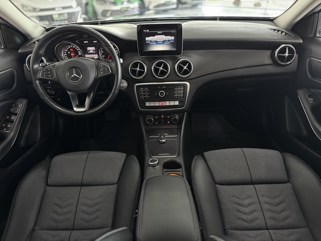 Imagem do veículo MERCEDES-BENZ GLA 200 1.6 CGI STYLE 16V TURBO FLEX 4P AUTOMÁTICO