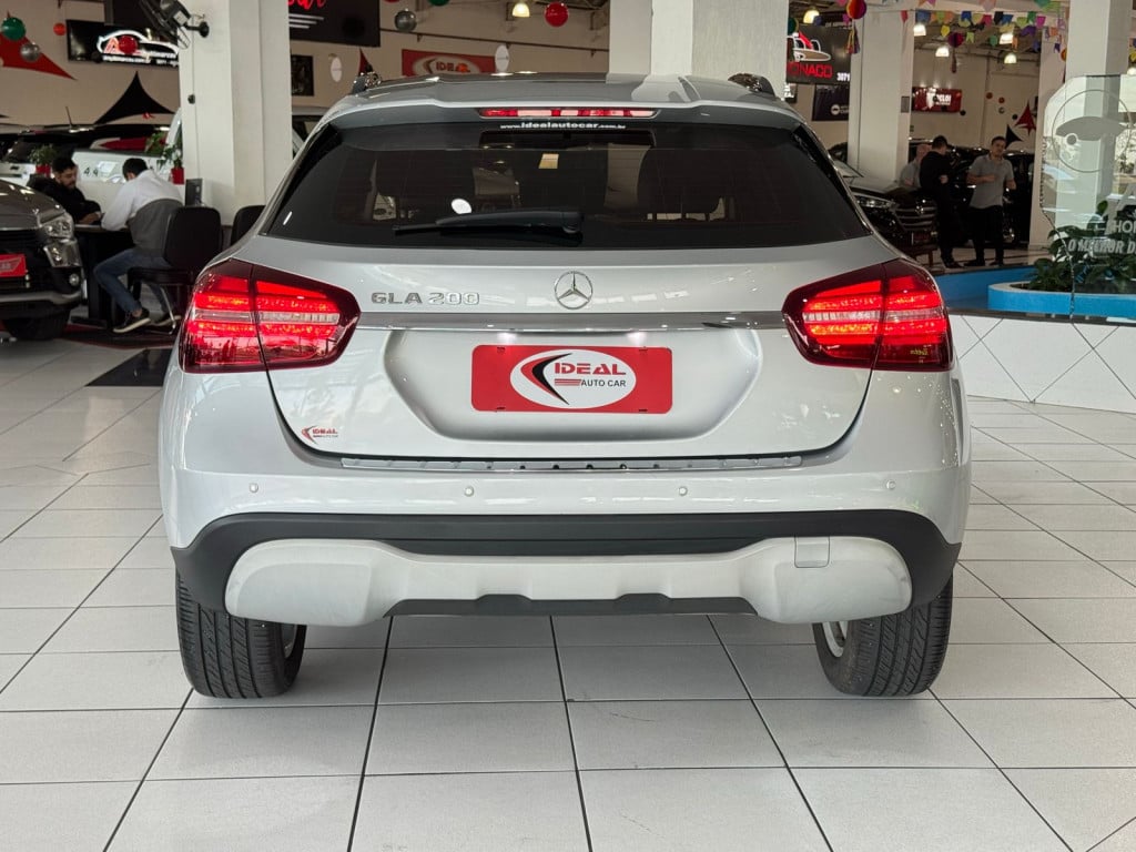 Imagem do veículo MERCEDES-BENZ GLA 200 1.6 CGI STYLE 16V TURBO FLEX 4P AUTOMÁTICO
