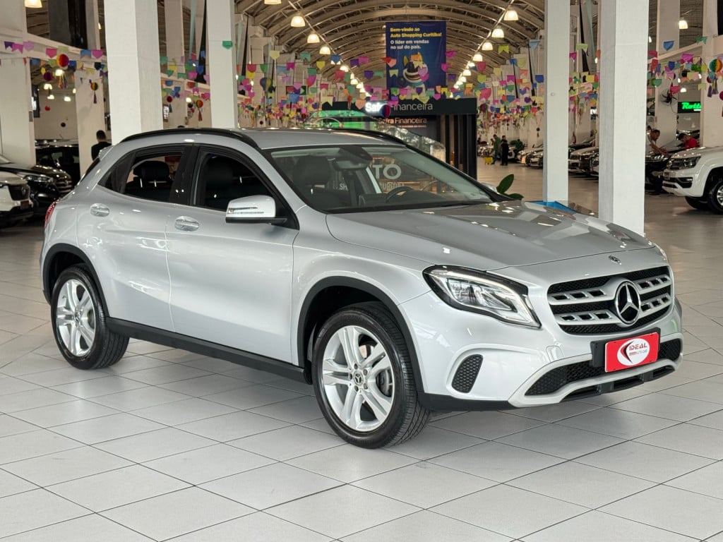 Imagem do veículo MERCEDES-BENZ GLA 200 1.6 CGI STYLE 16V TURBO FLEX 4P AUTOMÁTICO