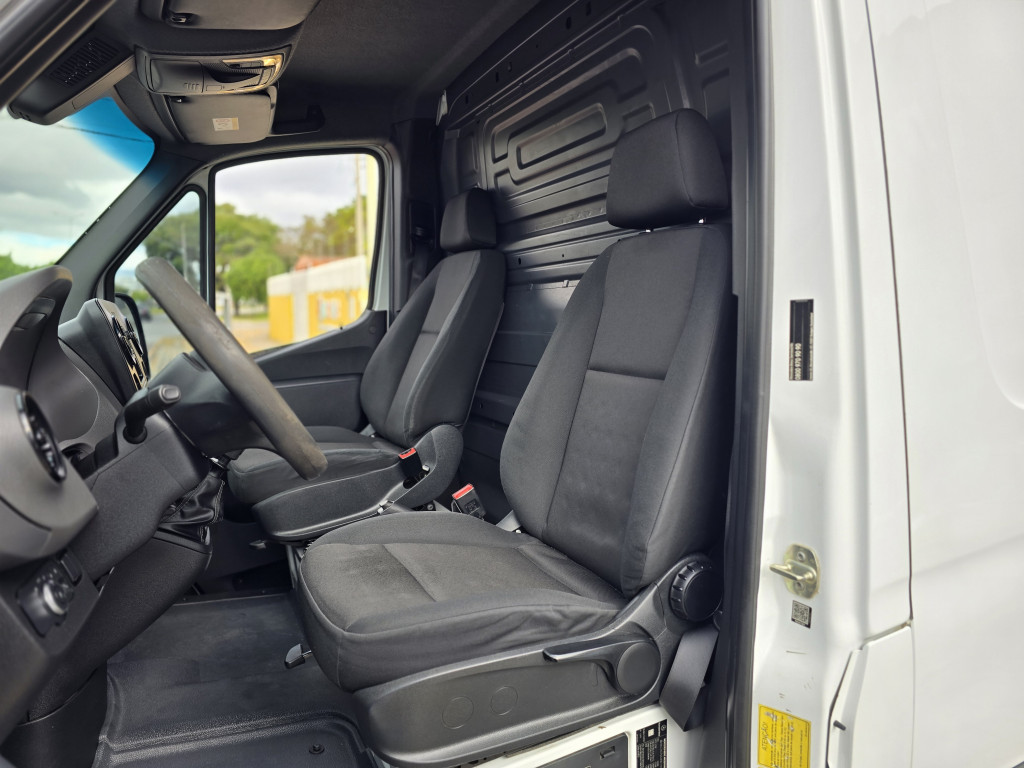 Imagem do veículo MERCEDES-BENZ SPRINTER 2.2 416 FURGÃO LONGO T.A DIESEL
