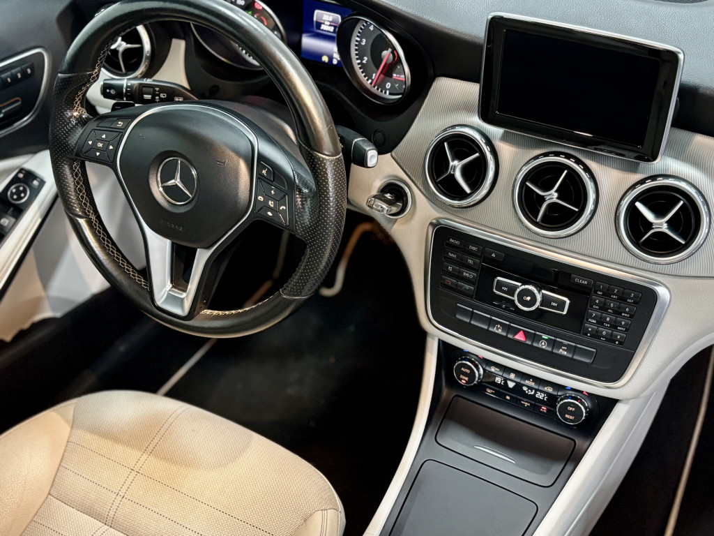 Imagem do veículo MERCEDES-BENZ GLA 200 1.6 CGI VISION 16V TURBO GASOLINA 4P AUTOMÁTICO