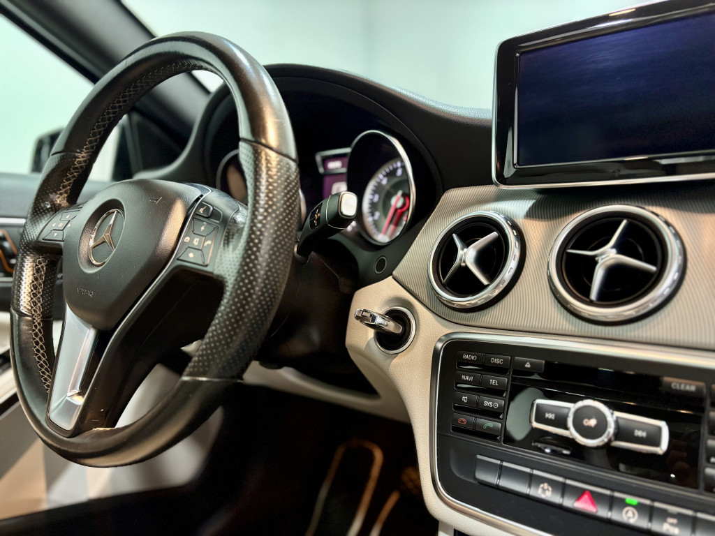Imagem do veículo MERCEDES-BENZ GLA 200 1.6 CGI VISION 16V TURBO GASOLINA 4P AUTOMÁTICO