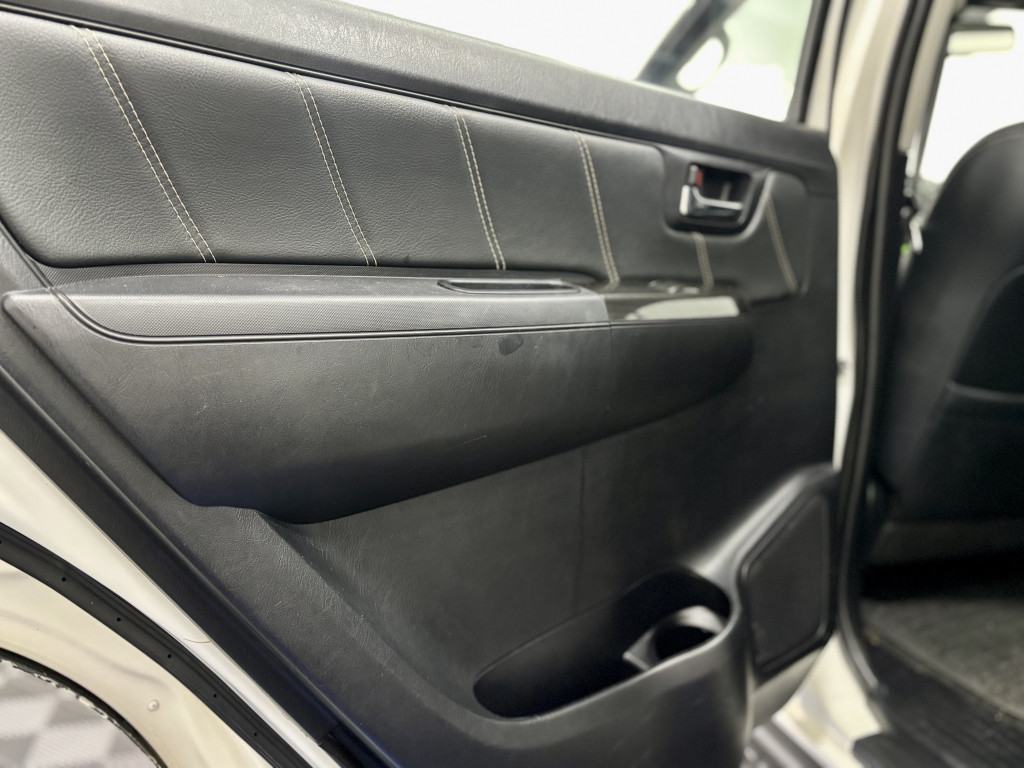 Imagem do veículo TOYOTA HILUX SW4 3.0 SRV 4X4 7 LUGARES 16V TURBO INTERCOOLER DIESEL 4P AUTOMÁTICO