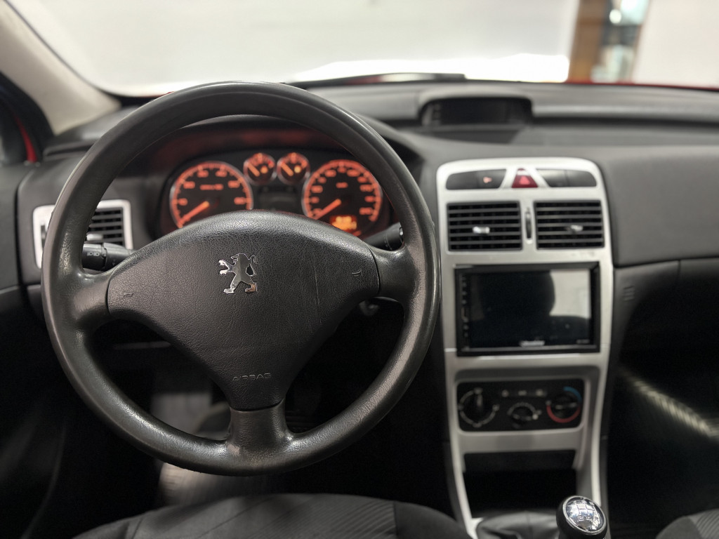 Imagem do veículo PEUGEOT 307 1.6 PRESENCE 16V FLEX 4P MANUAL