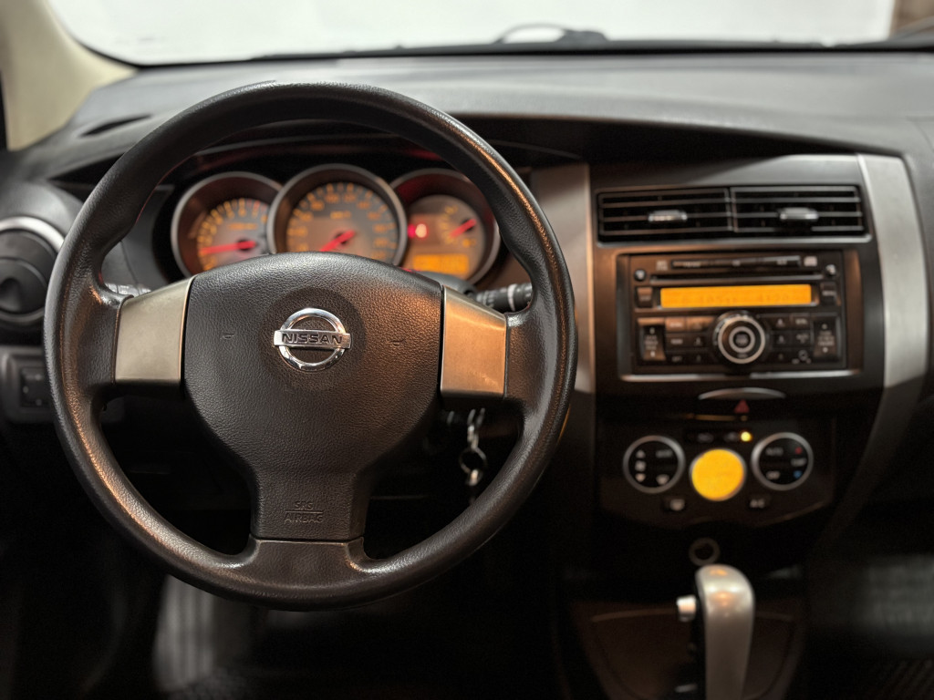 Imagem do veículo NISSAN LIVINA 1.8 SL X-GEAR 16V FLEX 4P AUTOMÁTICO