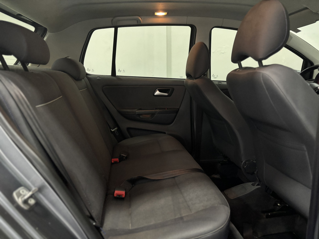 Imagem do veículo VOLKSWAGEN FOX 1.6 MSI COMFORTLINE 8V FLEX 4P MANUAL