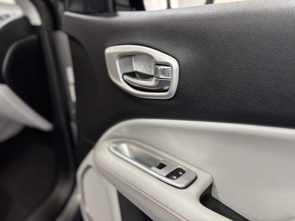 Imagem do veículo JEEP COMPASS 2.0 16V FLEX LIMITED AUTOMÁTICO