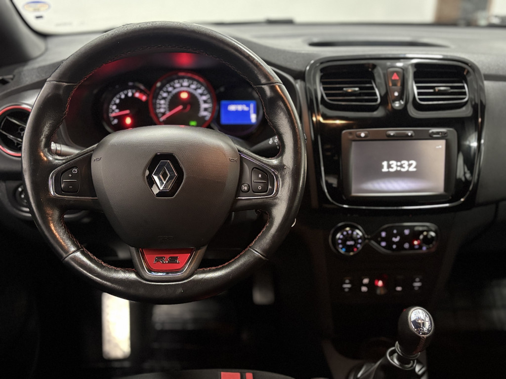 Imagem do veículo RENAULT SANDERO 2.0 16V HI-FLEX RS RACING SPIRIT MANUAL