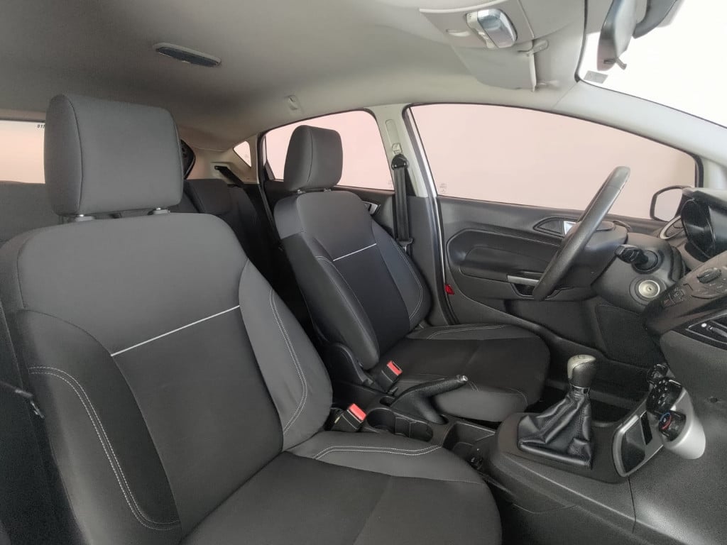 Imagem do veículo FORD FIESTA 1.6 SE HATCH 16V FLEX 4P MANUAL