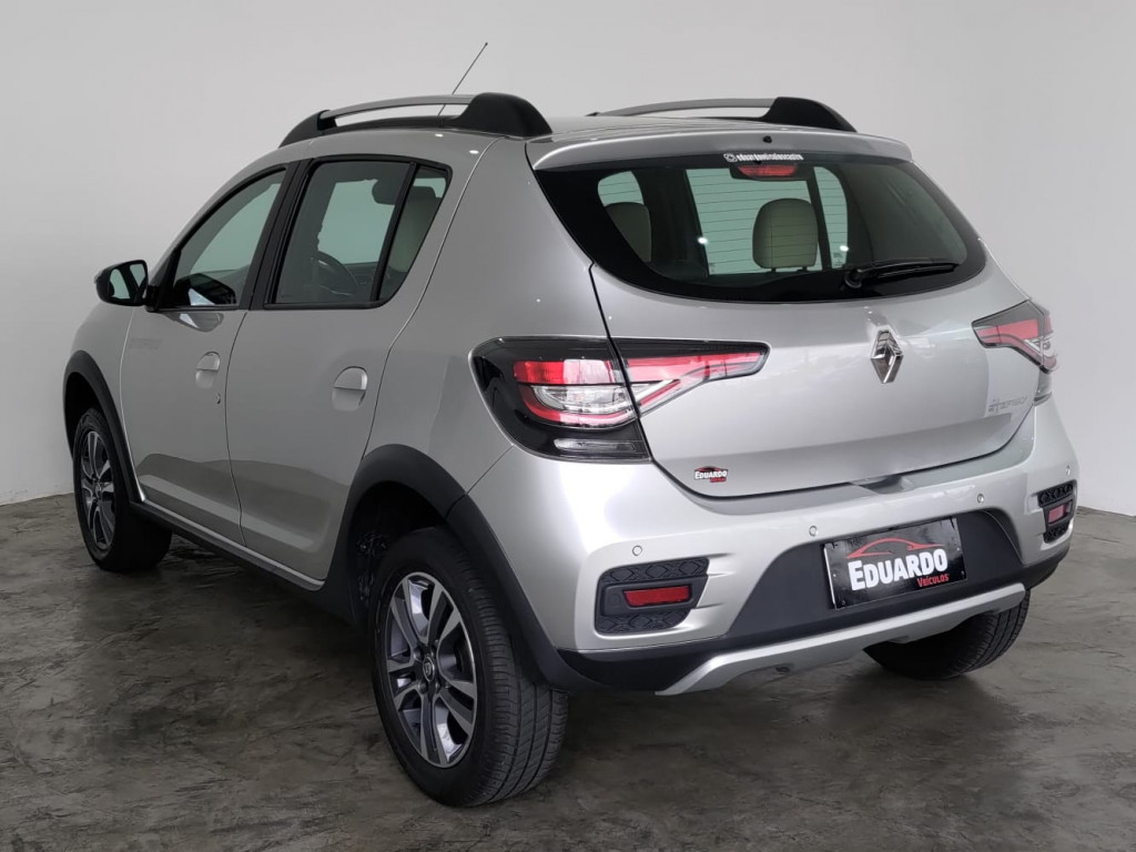 Imagem do veículo RENAULT STEPWAY ICONIC FLEX 1.6 16V AUTOMÁTICO
