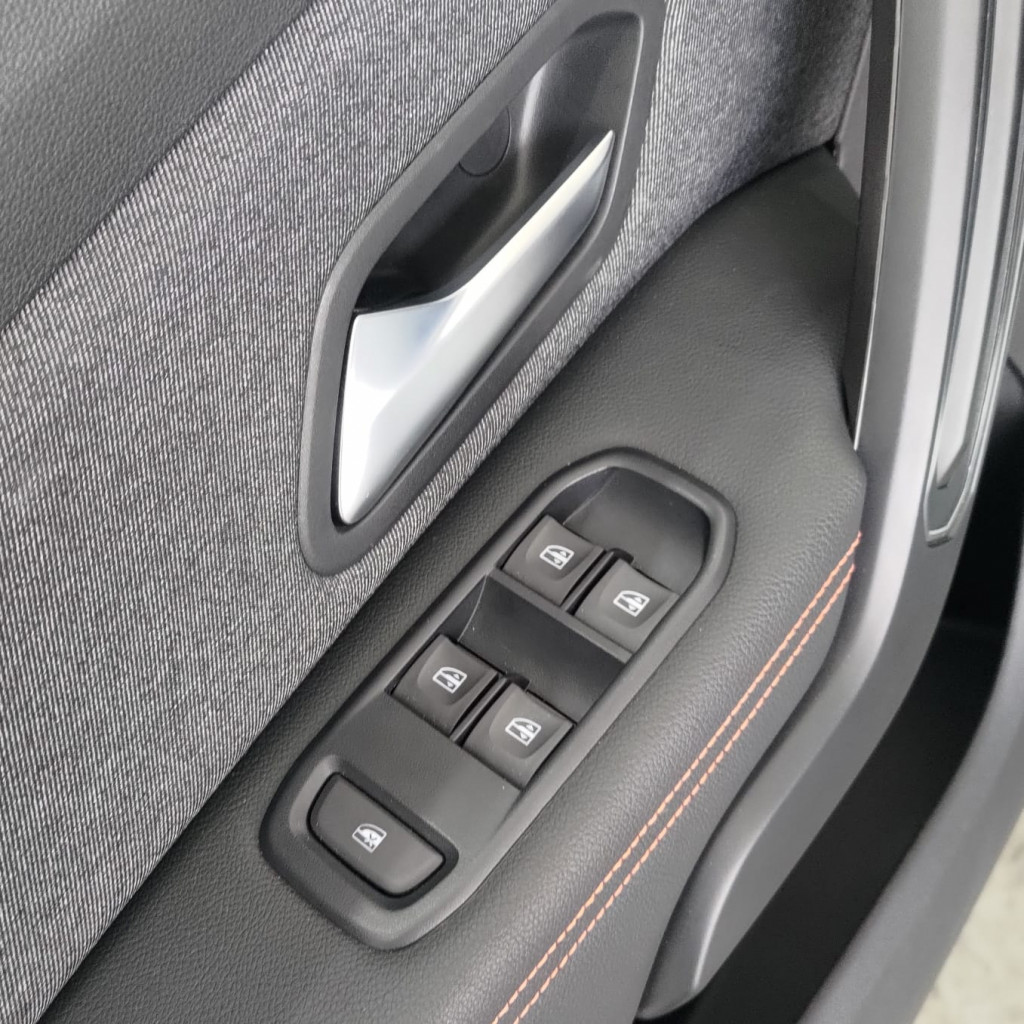 Imagem do veículo RENAULT DUSTER Iconic 1.3 TB 16V Flex Aut.