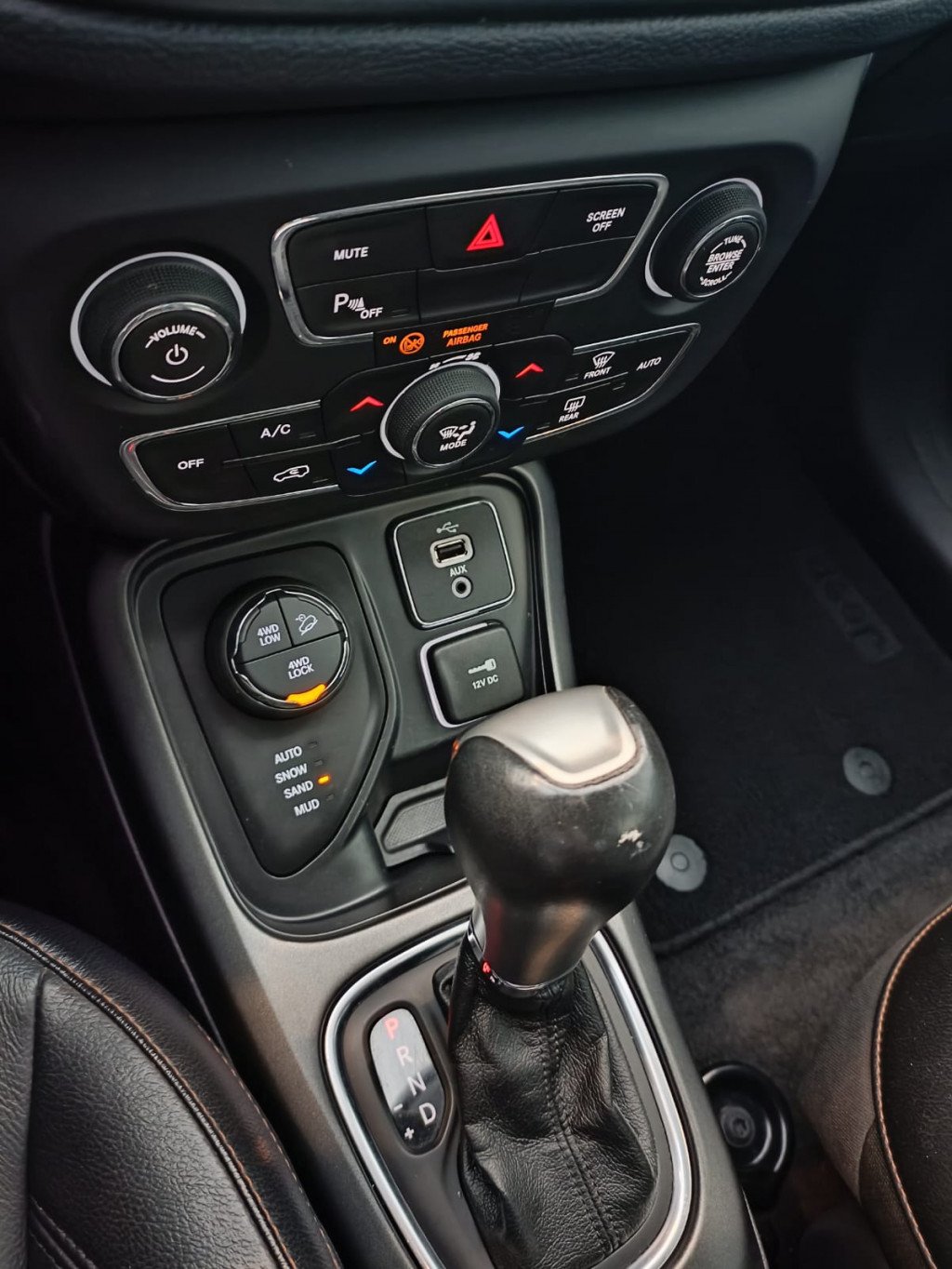 Imagem do veículo JEEP COMPASS 2.0 16V DIESEL LONGITUDE 4X4 AUTOMÁTICO
