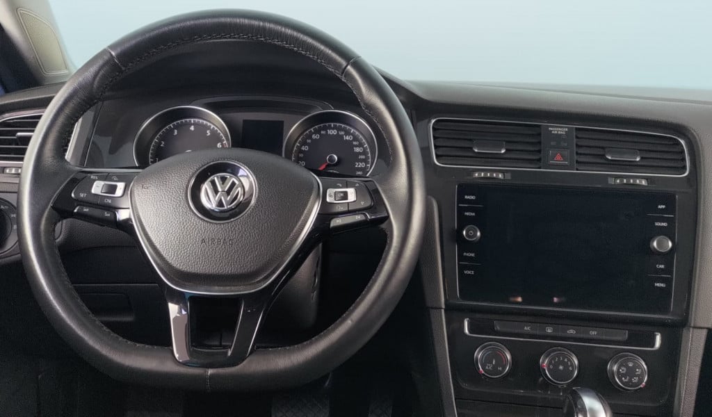 Imagem do veículo VOLKSWAGEN GOLF 1.0 200 TSI TOTAL FLEX COMFORTLINE TIPTRONIC