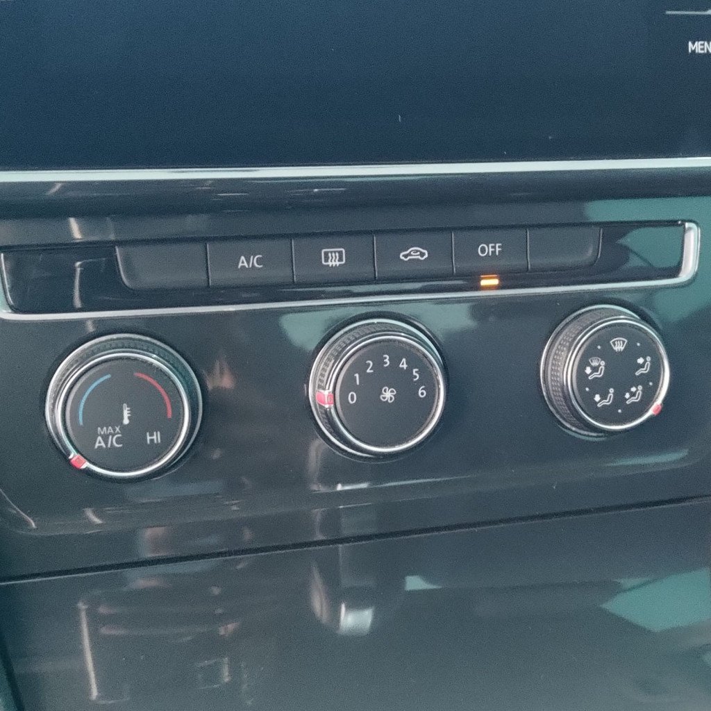 Imagem do veículo VOLKSWAGEN GOLF 1.0 200 TSI TOTAL FLEX COMFORTLINE TIPTRONIC